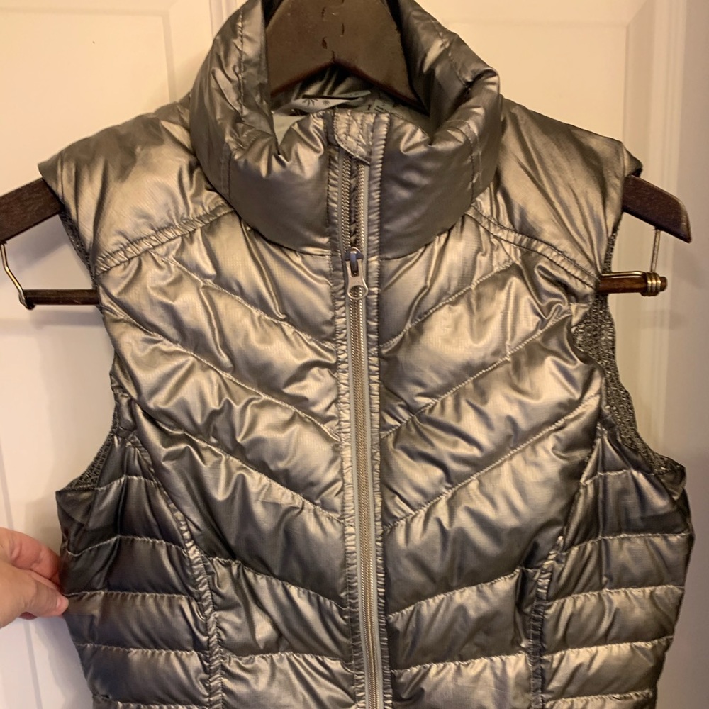 Athleta 🥇 metallic gold vest